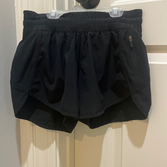 Lululemon Tracker low rise lined short 4” - Picture 1 of 4